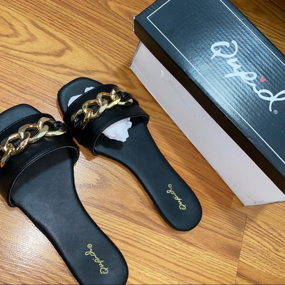 Chain detail sandals